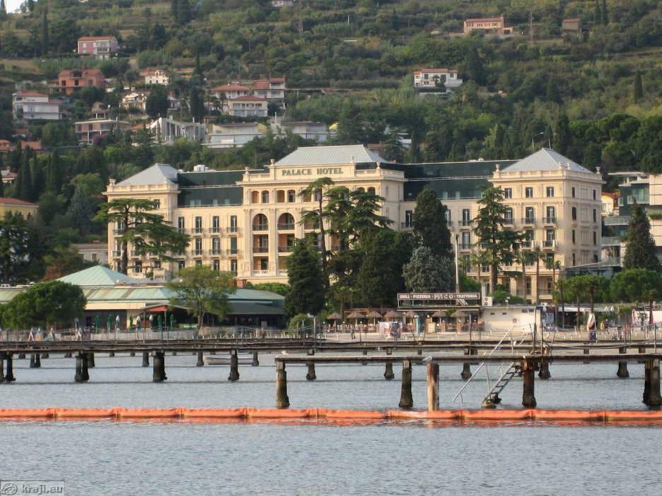 Отель Floating Sea House Portorose Экстерьер фото