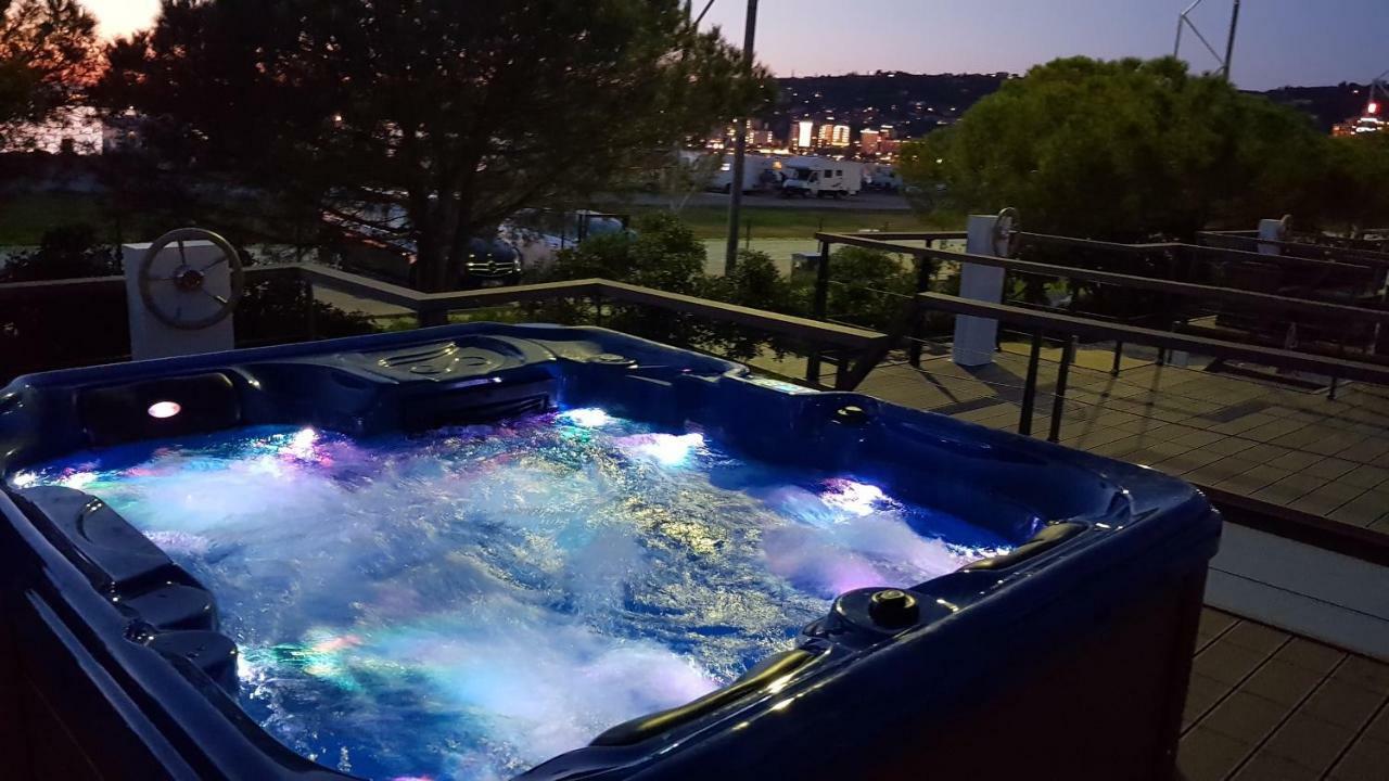 Отель Floating Sea House Portorose Экстерьер фото